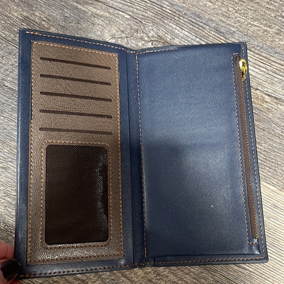 Wallet - Picture 3 of 5